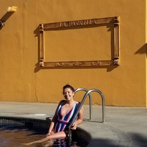 Meet your Posher, Caitlin